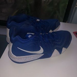 Kyrie 4